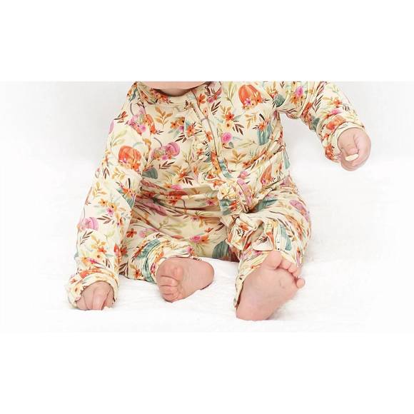 LITTLE SNUGGLES Other - NEW LITTLE SNUGGLES baby girl pumpkin patch romper in ivory/orange